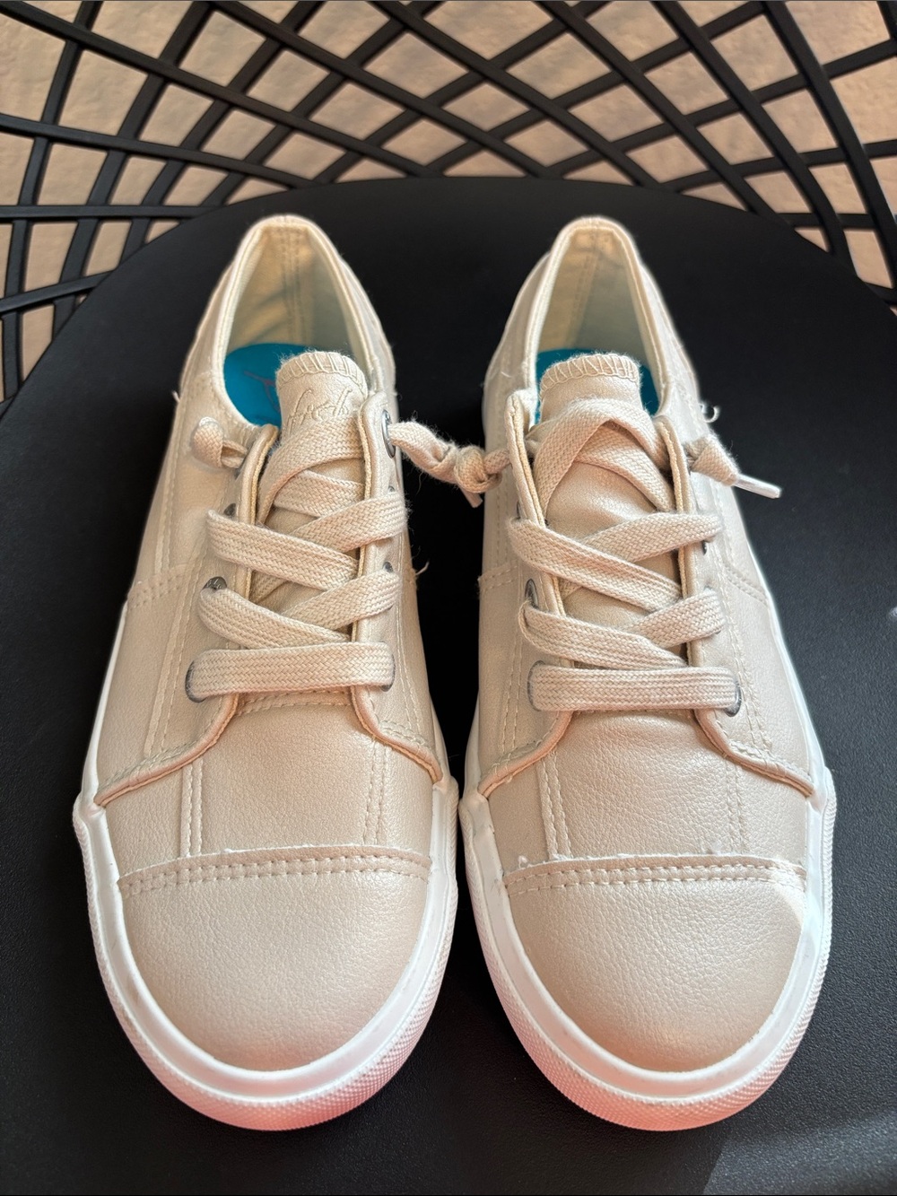 Blowfish Malibu Women's Sneakers Sz 7